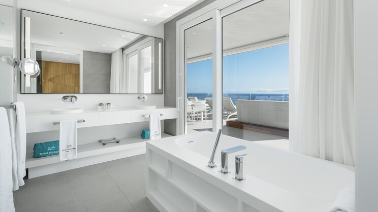 Royal Hideaway Corales Suites